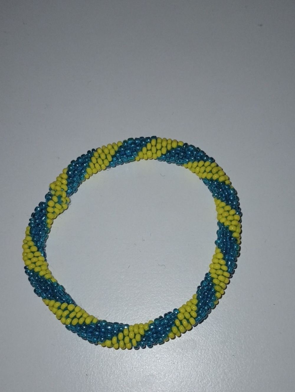 #.   Handmade Blue & Yellow Seed Bead Twist Bracelet. 3,5 Inches
